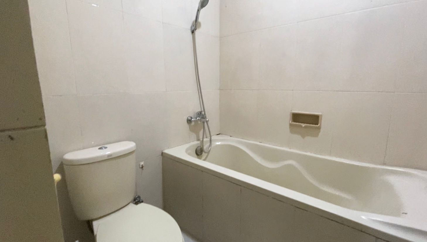 Rumah Dijual Siap Huni Baru Renov di Meadow Green Lippo Cikarang